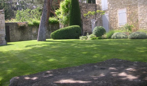 Arrosage, maconnerie pierres seches